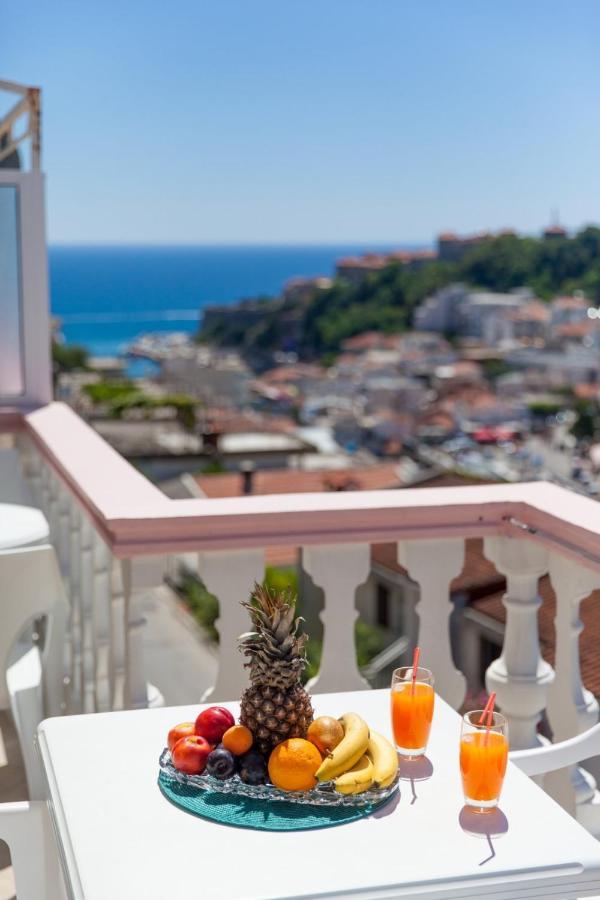 Castello Apartments Улцин Екстериор снимка