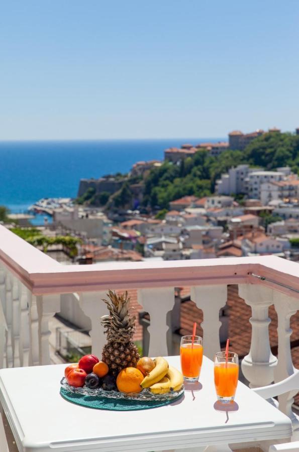 Castello Apartments Улцин Екстериор снимка