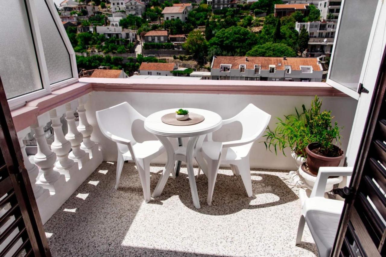 Castello Apartments Улцин Екстериор снимка