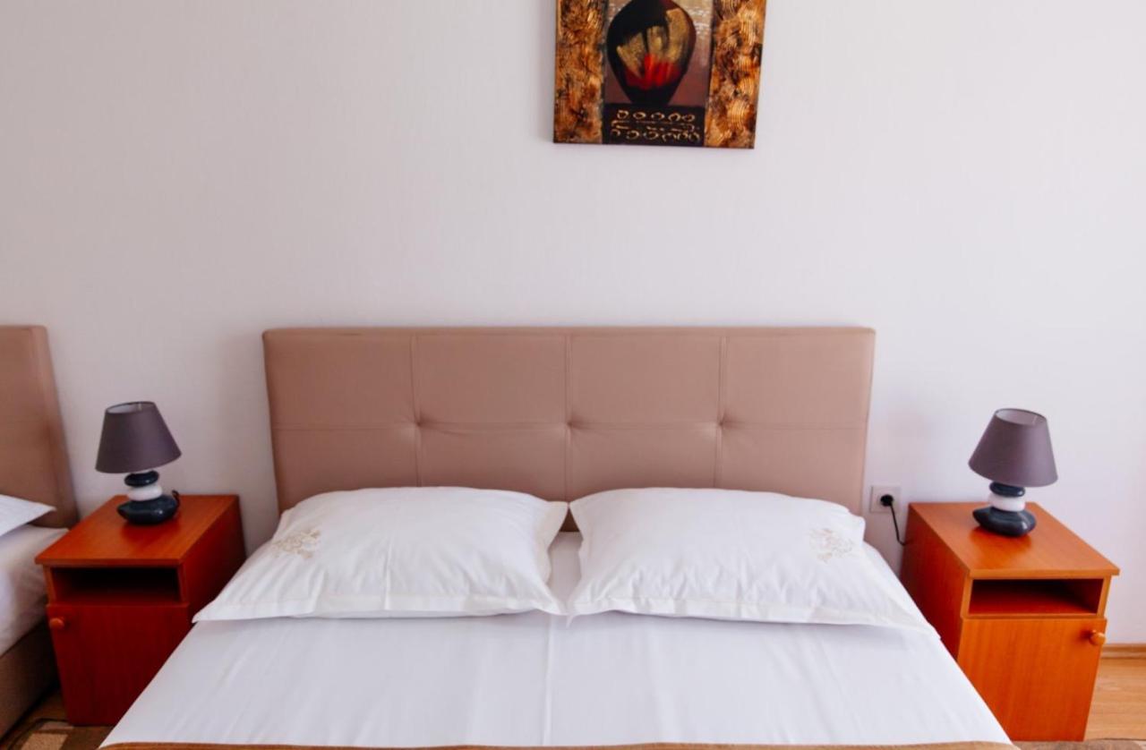 Castello Apartments Улцин Екстериор снимка