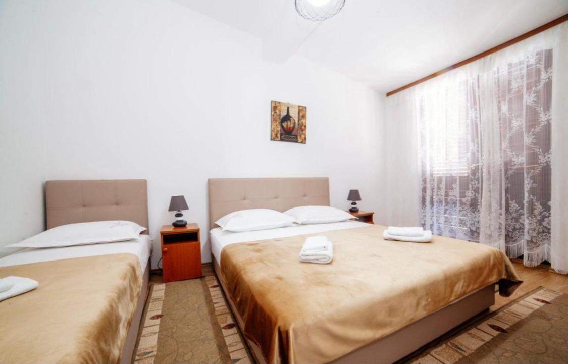 Castello Apartments Улцин Екстериор снимка