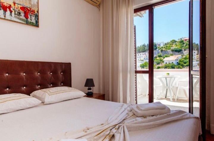 Castello Apartments Улцин Екстериор снимка