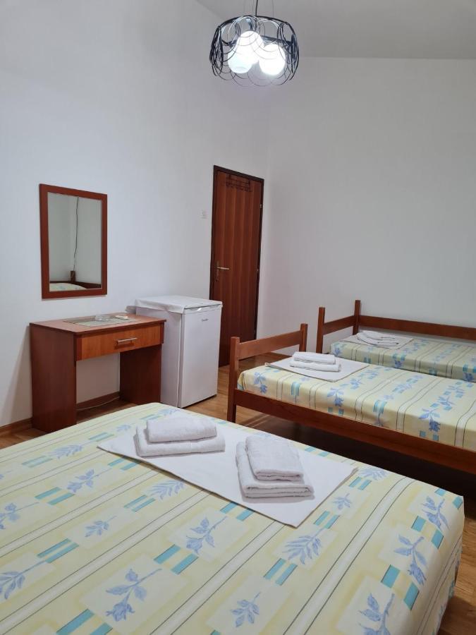 Castello Apartments Улцин Екстериор снимка