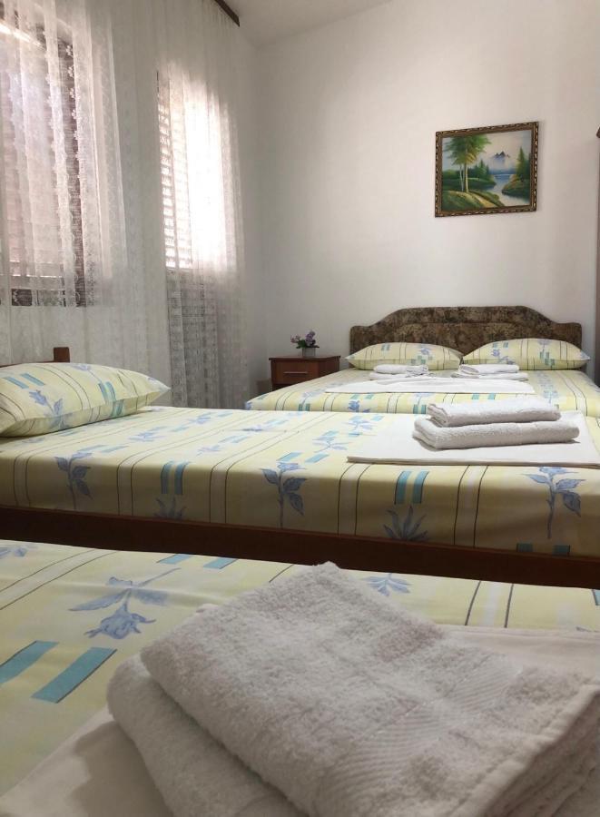 Castello Apartments Улцин Екстериор снимка